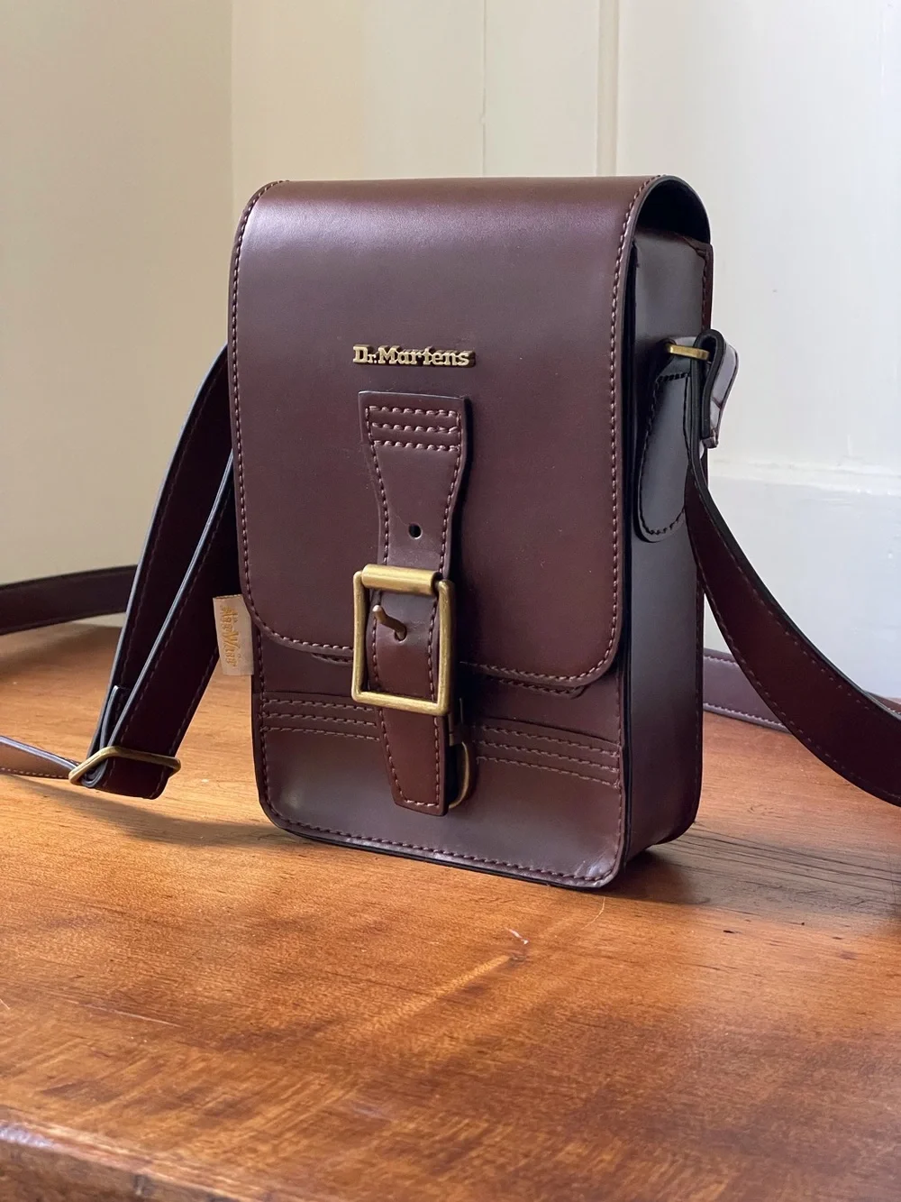 Dr Martens Vegan Norfolk Crossbody Bag Tan Brown Messenger Reporter Phone Pouch